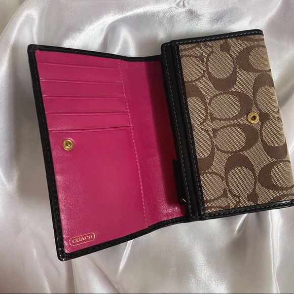Coach Wallet - Picture 4 of 9